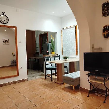 Central Victoriei Guesthouse-3